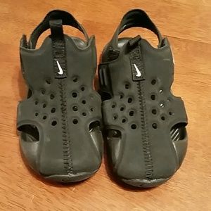 Nike sandels for boys size 9